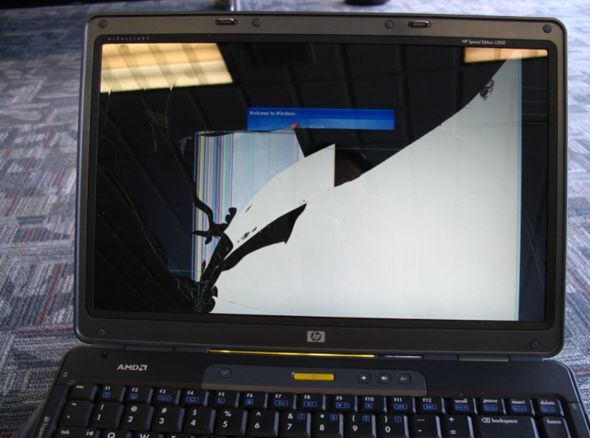 Màn Hình Laptop Bị Vỡ Bên Trong Có Sửa Được Không? - Linh Kiện Laptop, Macbook Giá Sỉ