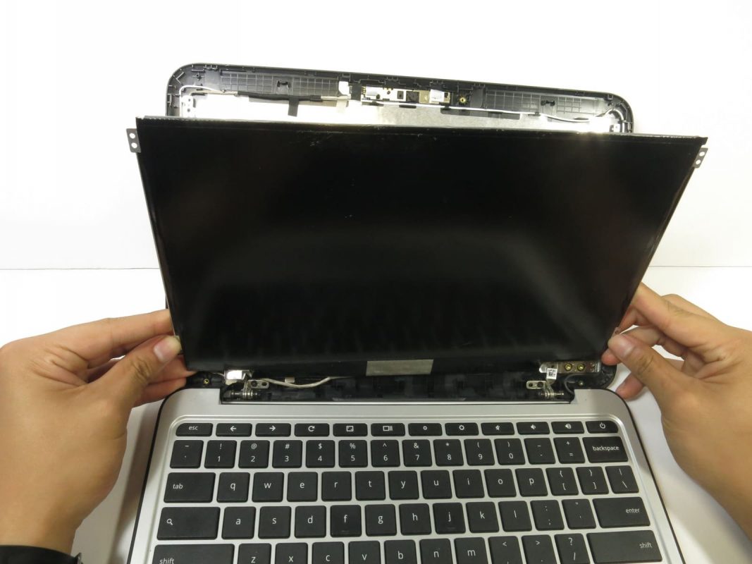 Thay màn hình laptop samsung láy liền