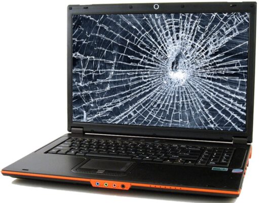 5 CÁCH PHÁ HỎNG LAPTOP NHANH NHẤT 3