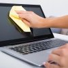 Vệ sinh bên ngoài laptop