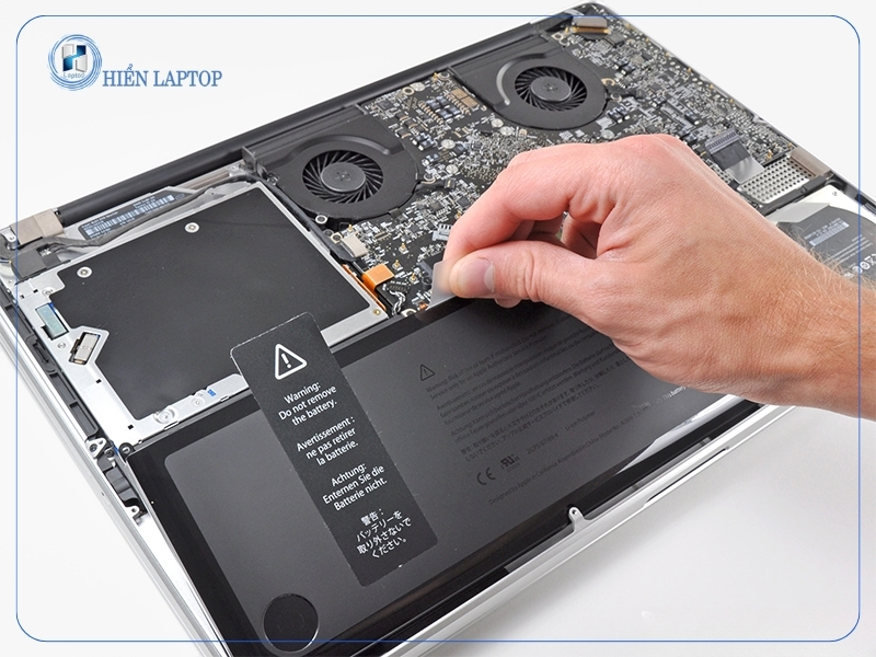 Địa chỉ thay pin MacBook chính hãng giá rẻ – Hiển Laptop