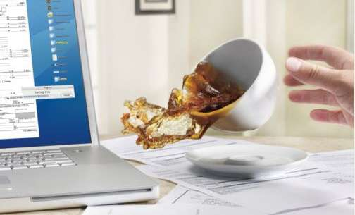 Màn hình macbook bị vô nước